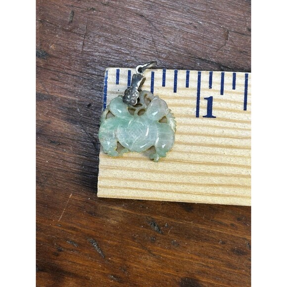 Vintage Light Green Jade Carved Pendant Charm & Satin Bag - Picture 7 of 9